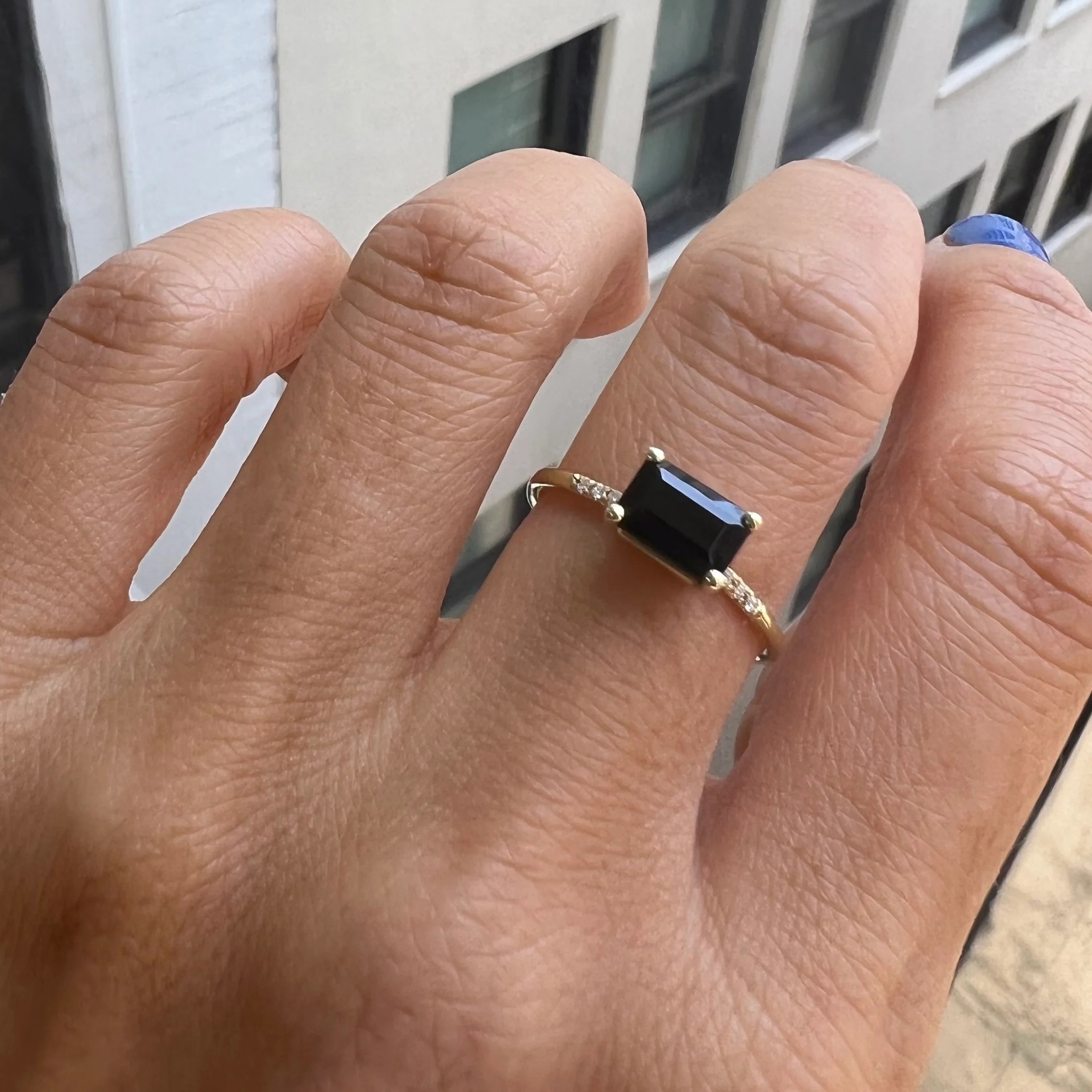 products.gallery.thumbnail_alt